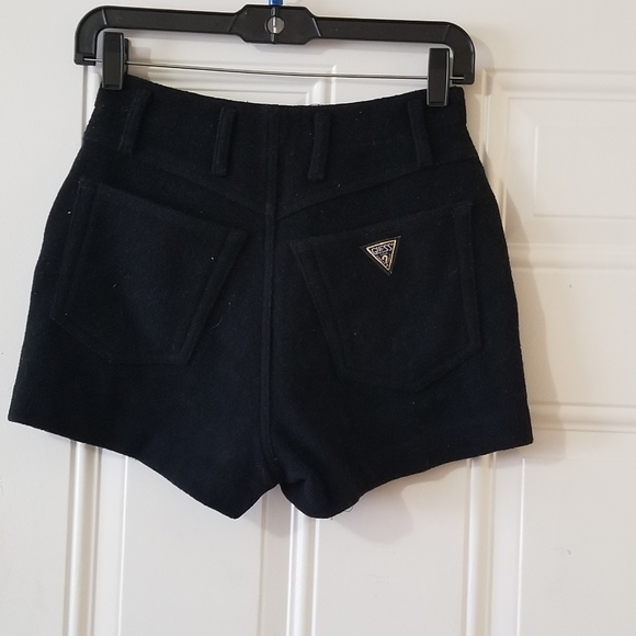 Guess High Rise short - Picture 11 of 12